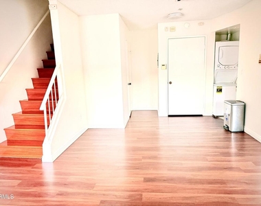 1522 S Baldwin Avenue - Photo Thumbnail 4
