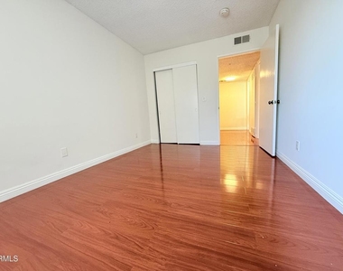 1522 S Baldwin Avenue - Photo Thumbnail 14