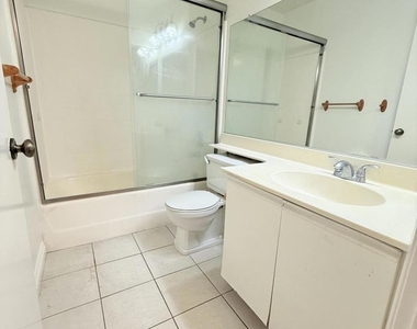 1522 S Baldwin Avenue - Photo Thumbnail 17