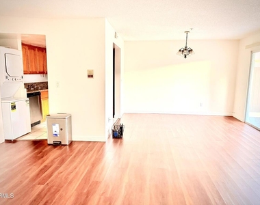 1522 S Baldwin Avenue - Photo Thumbnail 8