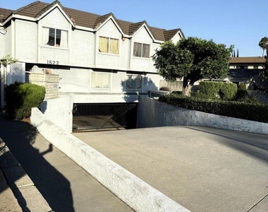 1522 S Baldwin Avenue - Photo Thumbnail 28
