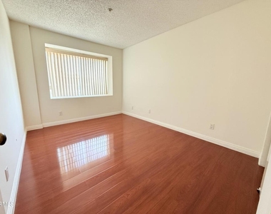 1522 S Baldwin Avenue - Photo Thumbnail 16