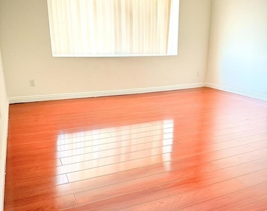 1522 S Baldwin Avenue - Photo Thumbnail 18