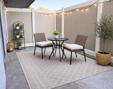 1522 S Baldwin Avenue - Photo Thumbnail 24