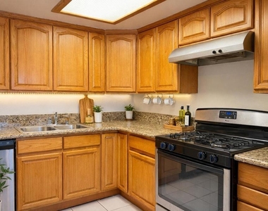 1522 S Baldwin Avenue - Photo Thumbnail 5