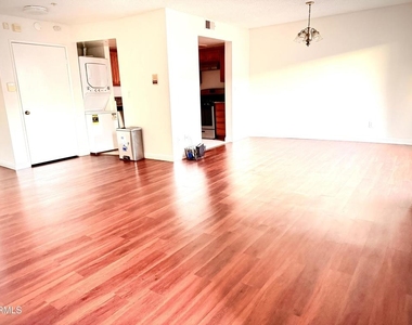 1522 S Baldwin Avenue - Photo Thumbnail 3