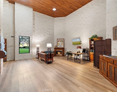 24055 Paseo Del Lago - Photo Thumbnail 9