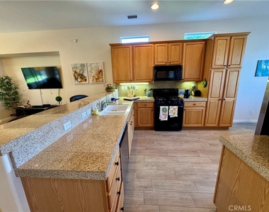 80589 Hoylake Drive - Photo Thumbnail 4
