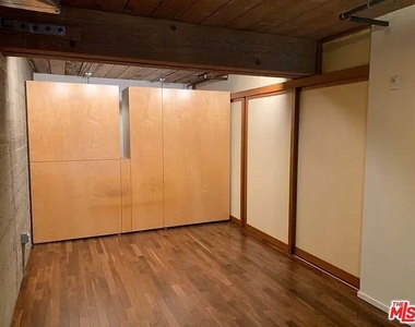 530 S Hewitt Street - Photo Thumbnail 10
