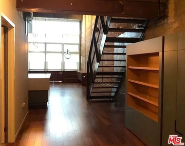 530 S Hewitt Street - Photo Thumbnail 1