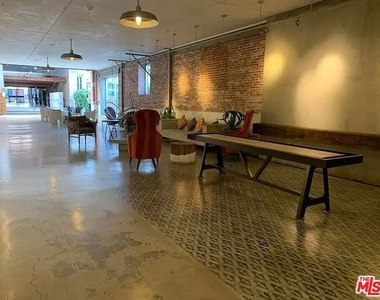 530 S Hewitt Street - Photo Thumbnail 13