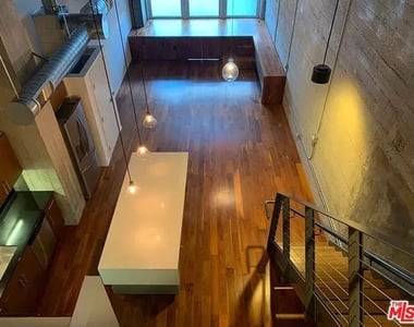 530 S Hewitt Street - Photo Thumbnail 6