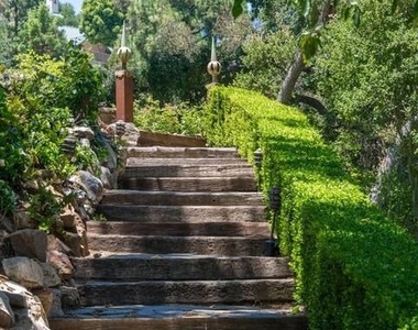 1957 Mandeville Canyon Road - Photo Thumbnail 40