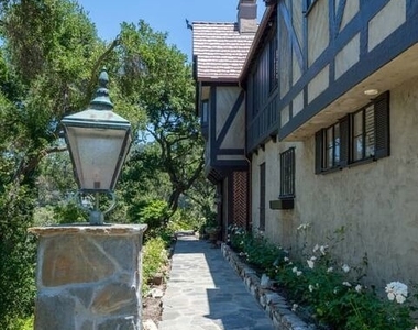 1957 Mandeville Canyon Road - Photo Thumbnail 4