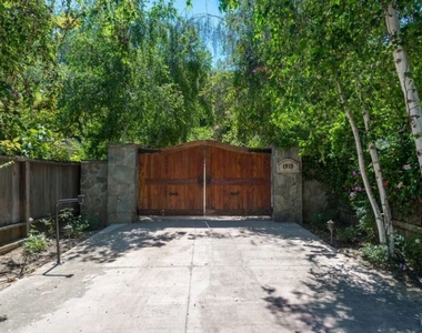 1957 Mandeville Canyon Road - Photo Thumbnail 1
