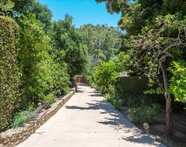 1957 Mandeville Canyon Road - Photo Thumbnail 46