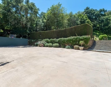 1957 Mandeville Canyon Road - Photo Thumbnail 45