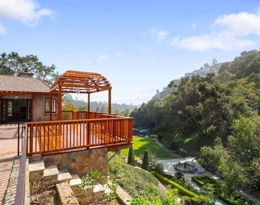 1957 Mandeville Canyon Road - Photo Thumbnail 37