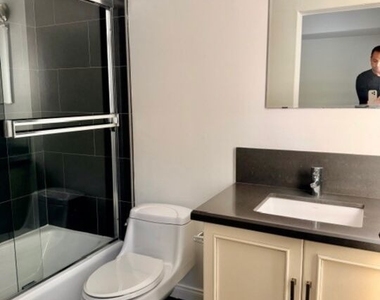 917 N Sierra Bonita Avenue - Photo Thumbnail 12