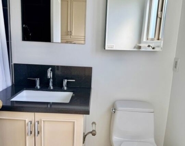 917 N Sierra Bonita Avenue - Photo Thumbnail 16