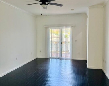 917 N Sierra Bonita Avenue - Photo Thumbnail 17