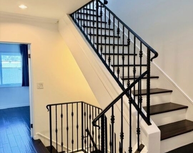 917 N Sierra Bonita Avenue - Photo Thumbnail 13