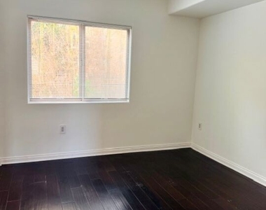 917 N Sierra Bonita Avenue - Photo Thumbnail 11