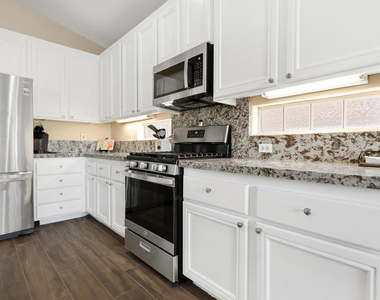 79948 Bethpage Avenue - Photo Thumbnail 10
