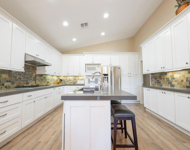 80395 Green Hills Drive - Photo Thumbnail 8