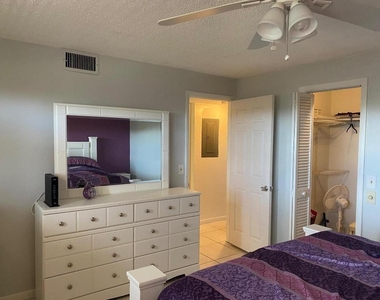 2615 Ne 3rd Court - Photo Thumbnail 7