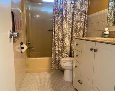 2615 Ne 3rd Court - Photo Thumbnail 11