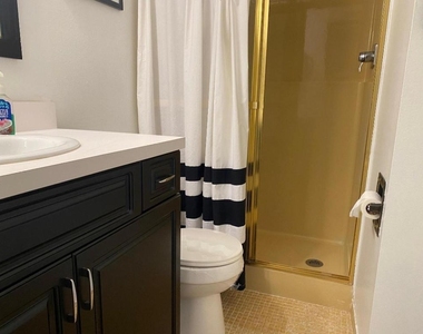 2615 Ne 3rd Court - Photo Thumbnail 9