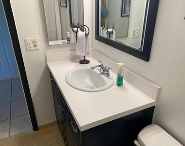 2615 Ne 3rd Court - Photo Thumbnail 10