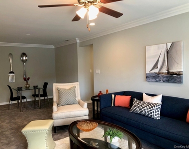 10 Westwood Drive - Photo Thumbnail 3