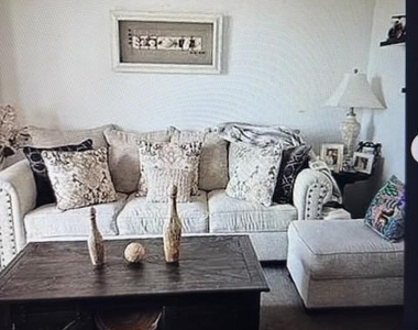 2 Richmond Road - Photo Thumbnail 11