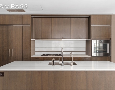 301 E 50th Street - Photo Thumbnail 4