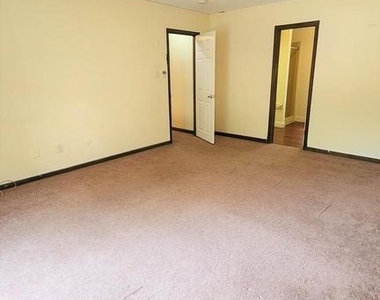 408 Deptford Road - Photo Thumbnail 9