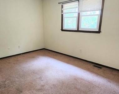 408 Deptford Road - Photo Thumbnail 7