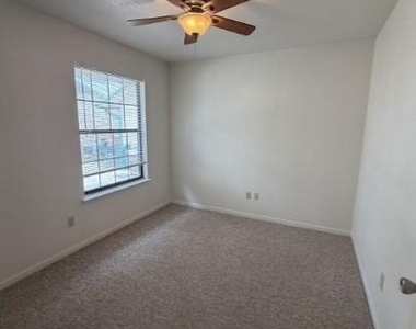 728 W San Antonio St - Photo Thumbnail 9
