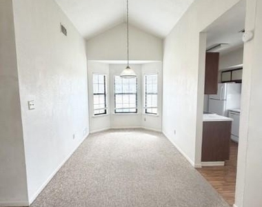 728 W San Antonio St - Photo Thumbnail 2
