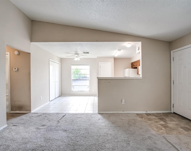 8419 Riverstone Dr - Photo Thumbnail 4