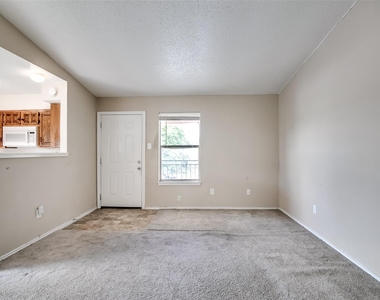 8419 Riverstone Dr - Photo Thumbnail 3