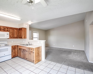 8419 Riverstone Dr - Photo Thumbnail 8
