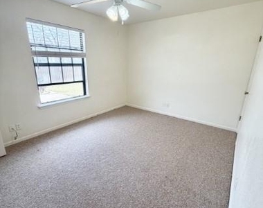 728 W San Antonio St - Photo Thumbnail 10