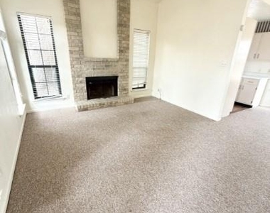 728 W San Antonio St - Photo Thumbnail 1