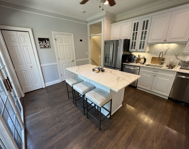 1413 S Prairie Avenue - Photo Thumbnail 6
