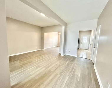 1017 Wheel House Lane - Photo Thumbnail 1