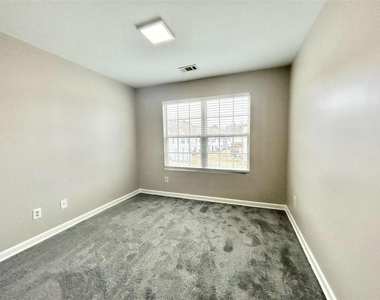 1017 Wheel House Lane - Photo Thumbnail 6