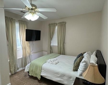 415 Holland Springs Drive - Photo Thumbnail 14