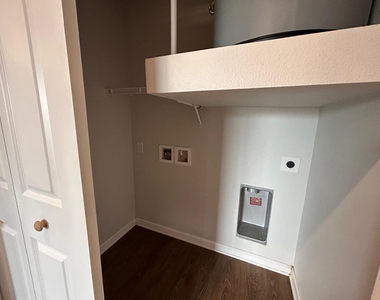 2136 W 34th St - Photo Thumbnail 10